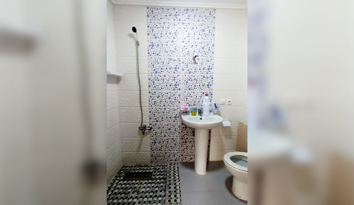 right app 2 floor_0000_Curves 1